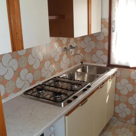 Ivelca 6 *
